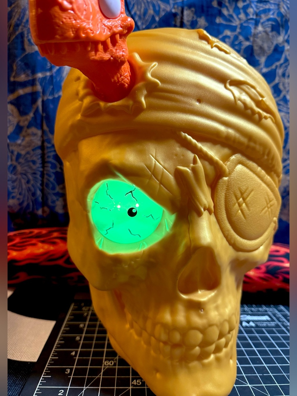 Giant Skull Light Up Talking Giant Skull Halloween Blow Mold Spooky Pirate - Picture 4 of 12